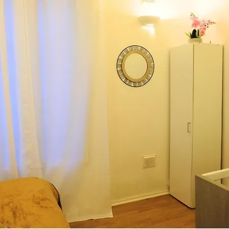 Maisonette 2 Min Du Rer B Free Parking Holiday home