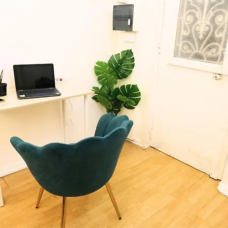 Maisonette 2 Min Du Rer B Free Parking Holiday home *